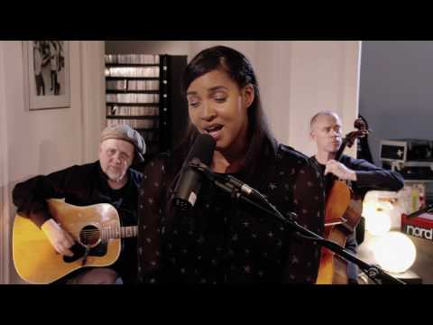 GLASHAUS - Fühlt sich wie sterben an (live & akustisch im Zentrum der Veränderung) (Official 3pTV)