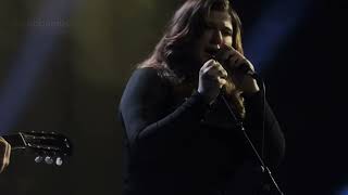 Zobacz, jak Mark Ronson, Salaam Remi, Corinne Bailey Rae, Jessie Reyez i inni świętują 20-lecie albumu „Back To Black” wraz z zespołem Amy Winehouse w londyńskim Roundhouse