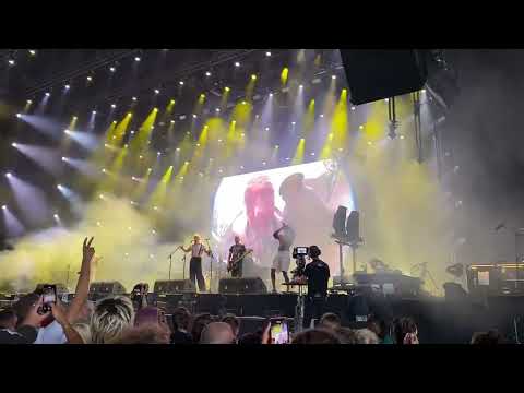 Ploegen Dienst x Spinvis |  Interessant - live op Lowlands 2025