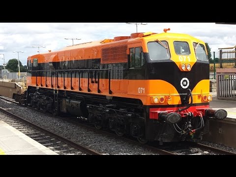 Irish Rail 071 loco 071 + DFDS freight Liner - Portarlington Station, Laois
