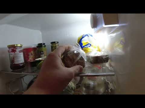 MongoTV_11950 - Drikker Glas Kold Billig Cola Light Mandag Eftermiddag i Perfekt Sommervejr 2023