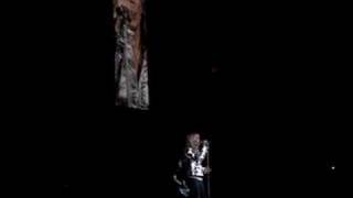 Carrie Underwood - November Rain/Paradise City @Grand Rapids