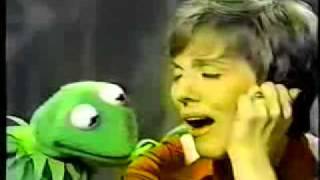 Kermit and Julie Andrews sings Being Green