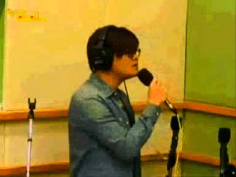 111208 Sukira - 4men Shin Yong Jae singing 3 songs CUT