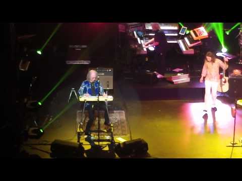 Yes Live at the Warfield Theatre  3 5 13  Going for the One