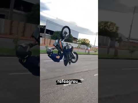 EMPENANDO O CHASSI NO GRAU NEGATIVO #shorts  #244 #grau #incrível #moto #honda #grauderua