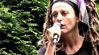 THE SLITS | TIM \u0026 BARRY TV | FADE AWAY LIVE FROM GROVE | RIP ARI UP