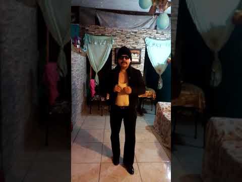 así se baila solo una balada romántica de Laura pausini.