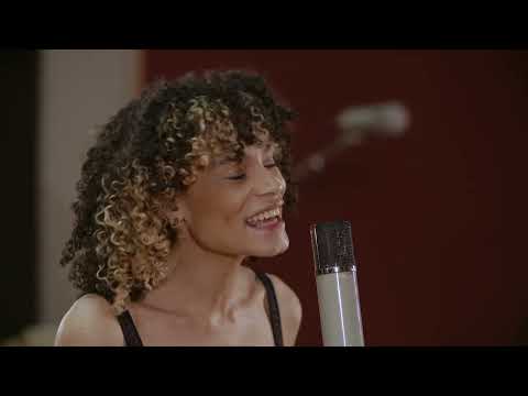 ROSAWAY | Blue Skies live at the Abbey Road Institute Paris. (Official video)