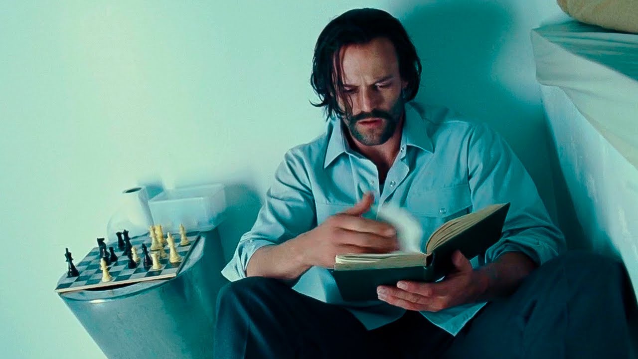 Ele Ficou 7 Anos Na Solitária e Estudou Física Quântica Para Poder Ganhar Qualquer Jogo