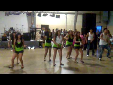 la 2da vuelta del baile de Adela