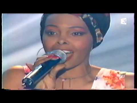 Joëlle Ursull - White and black blues (live)