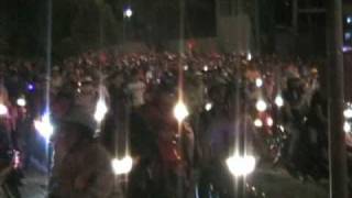 preview picture of video 'Vietnam, Da Nang soccer fans celebrate.wmv'