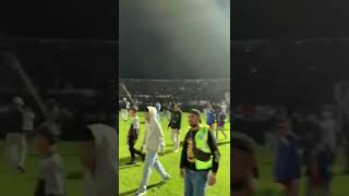 Download lagu Awal mula terjadi kericuhan di stadion kanjuruhan malang laga arema vs persebaya mp3