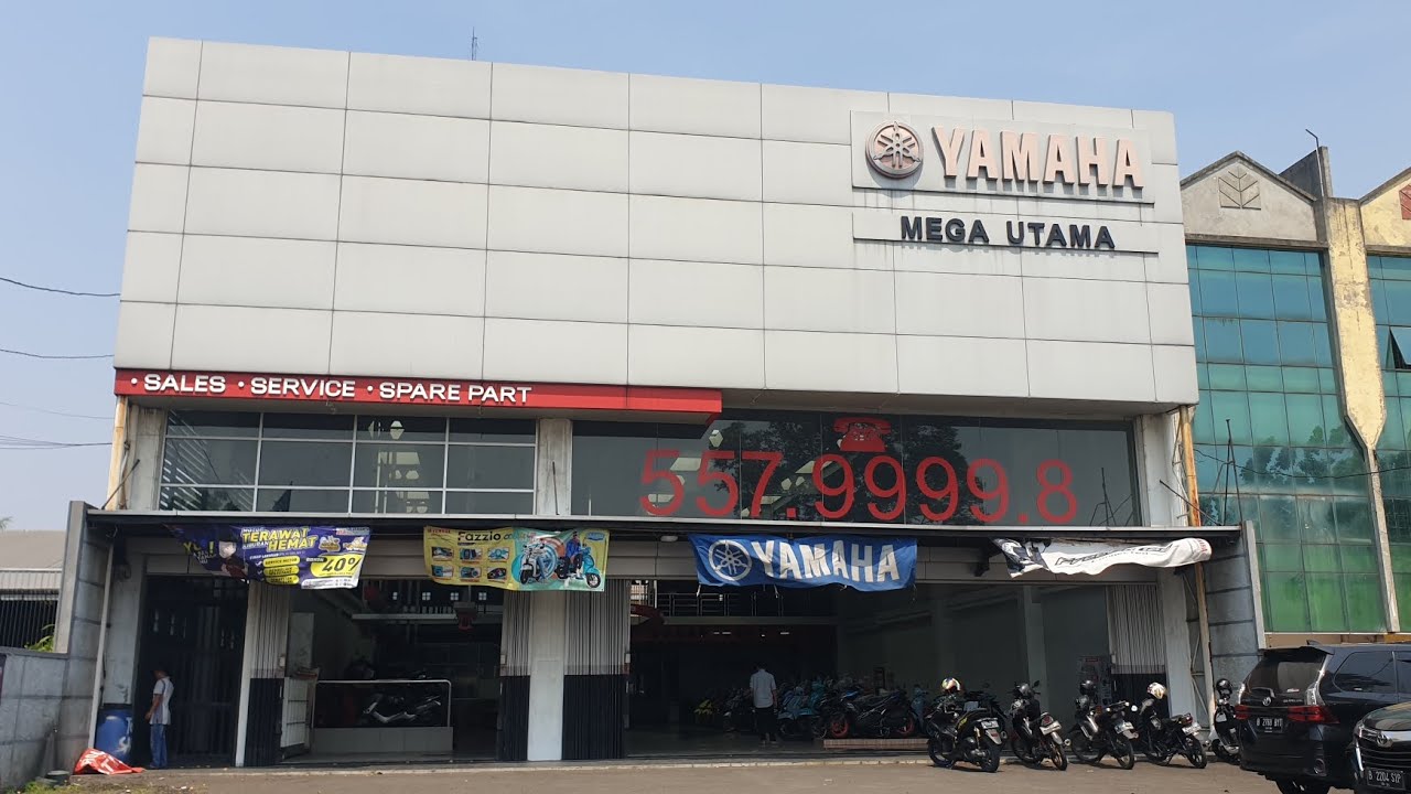 Ex-Showroom Building 1800m² (with Futsal Court) on Imam Bonjol, Karawaci