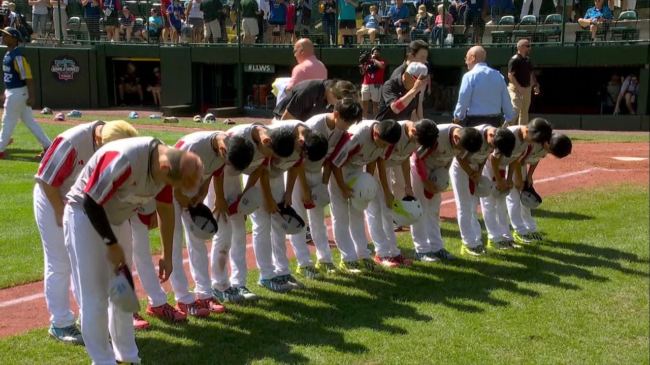 Japan players bow to family, supporters after Little League World Series elimination 🙏