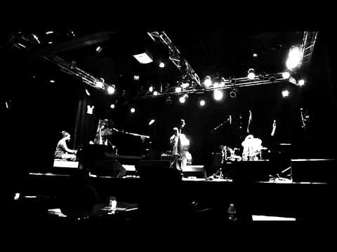 Jazzdination NY-Special - Robert Glasper, Derrick Hodge, Chris Dave live @ Jazz for Japan