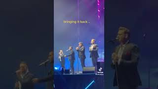 listen to those gorgeous voices especially lee Ryan&#39;s high notes