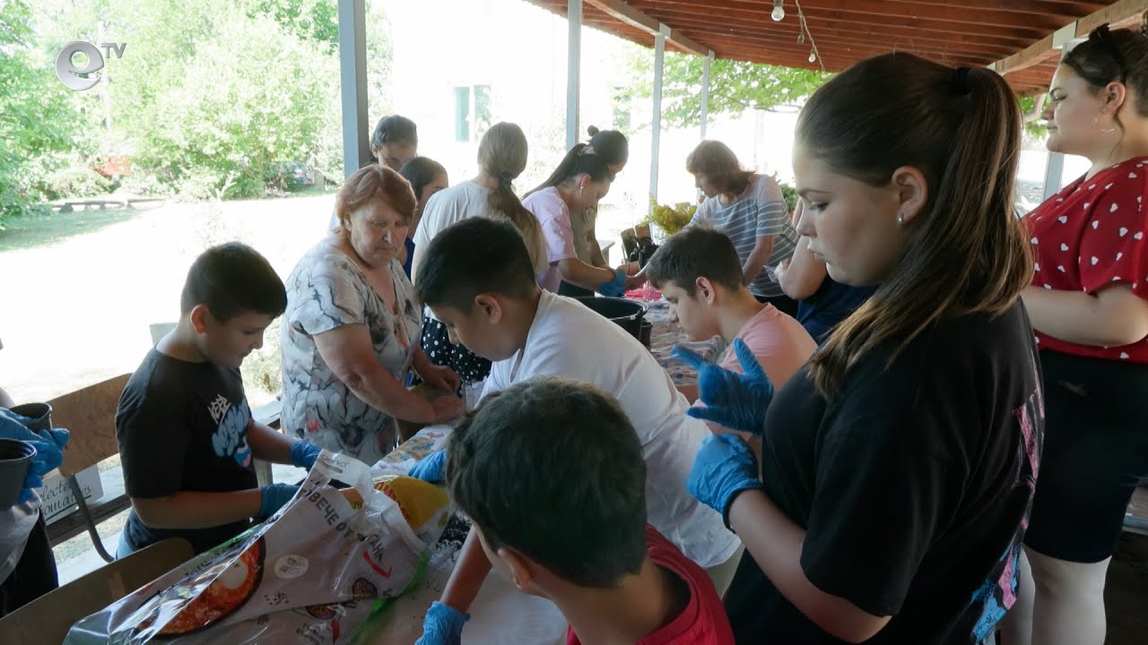 В димитровградското с. Райново празнуваха Еньовден с лекция и вкусна гозба с три вида билки