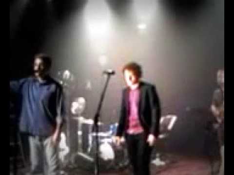 Vinicius Calderoni-  Um dia útil