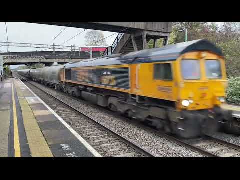 GBRf. 66726 “Sheffield Wednesday” with Cement Wagons @ Winsford. 🧱🧱