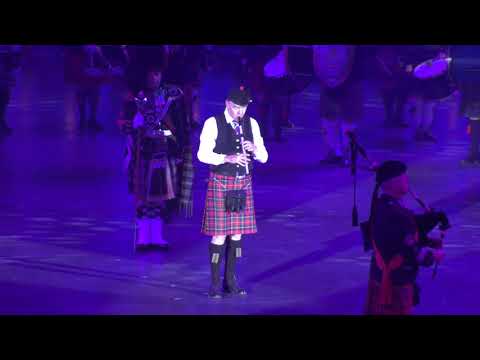 Berlin Tattoo 2019 - BERLIN TATTOO Massed Pipes and Drums & Int. Scottish Highland Dance Team