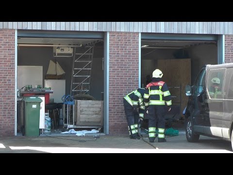[18.04.'15] Brand in garage naast brandweerkazerne Anjum