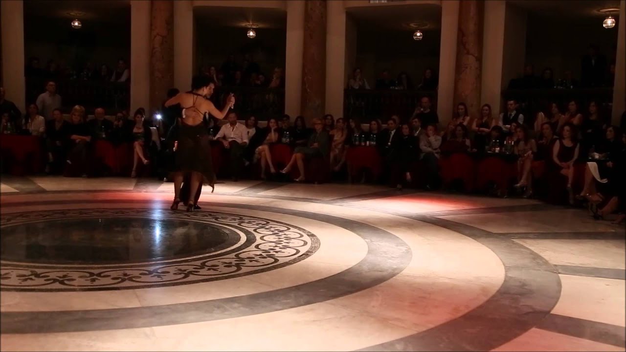 Video thumbnail for Romina Godoy e Pablo Garcia-Las Bordonas: "Morena Pilar"- Milonga.