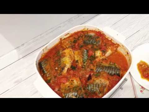 Macro in sos de rosii la cuptor/ Mackerel in tomato sauce