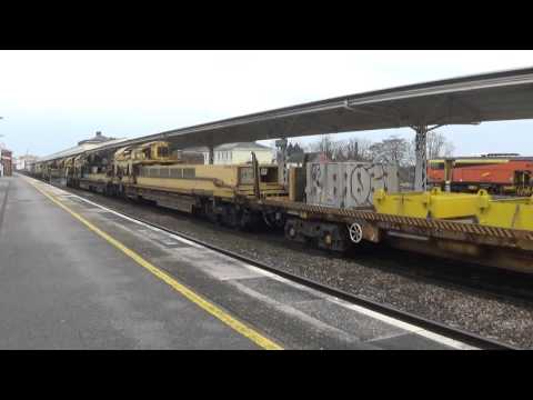 66546 with Track Renewal Train machinery at Taunton on 11/3/16