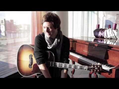 Gibson talks to Nick Howard (contestant of The Voice Of Germany)