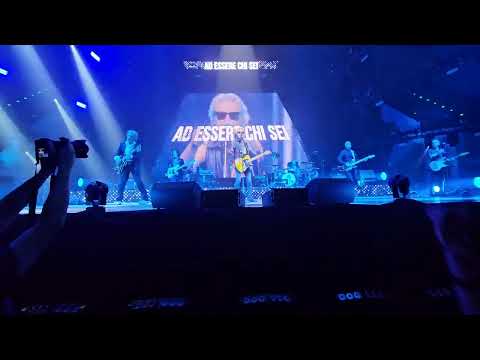 così come sei, ligabue, rimini 30 ottobre 2023, inizio concerto