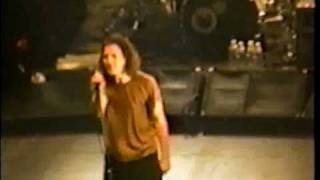Pearl Jam - Spin the Black Circle (St Louis, 1994)