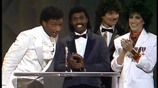 Daryl Hall &amp; John Oates Win Pop Group Award-AMA 1985