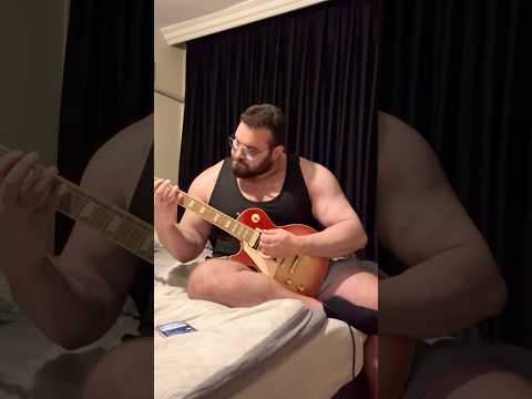 #tunatavus gitar çalıyor 🎸