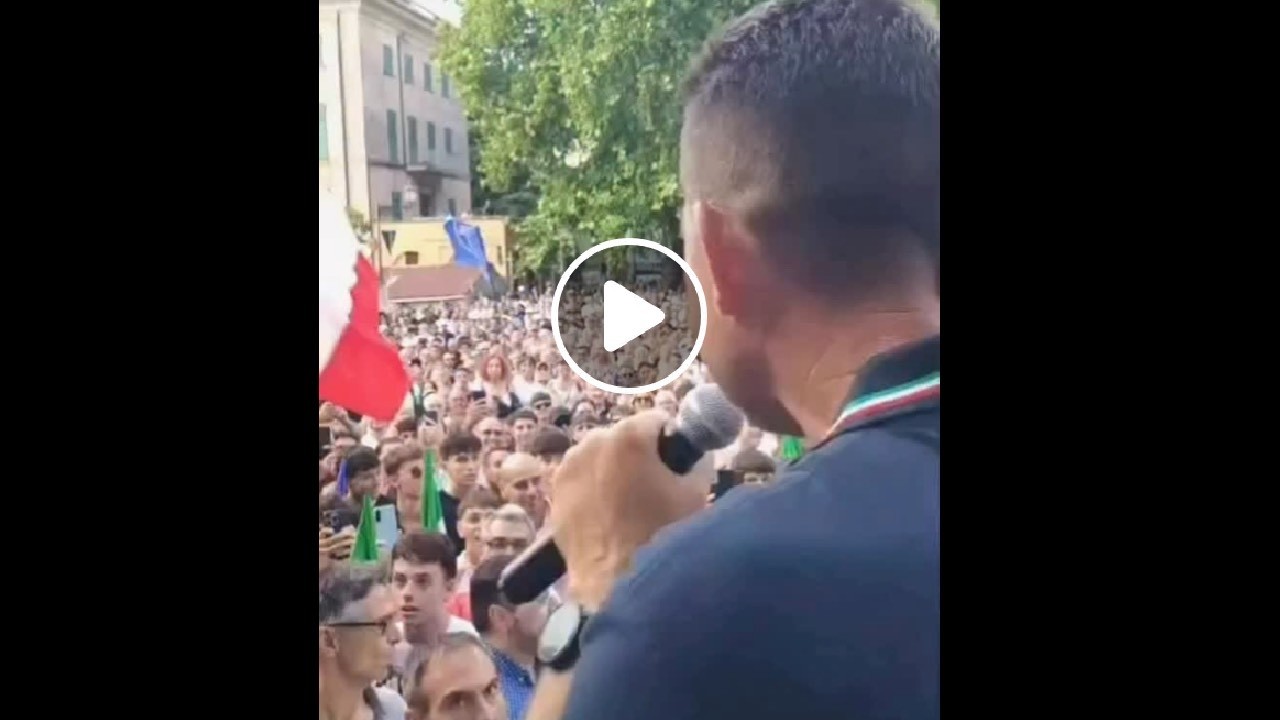VANNACCI IN PIAZZA A GENOVA: “FUTURO NAZIONALE È L'UNICA NOVITÀ DELLA POLITICA NEGLI ULTIMI 15 ANNI”