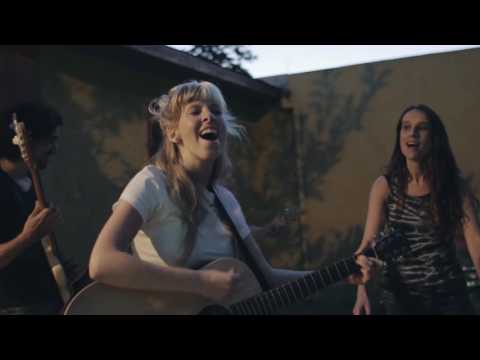 LaVitrola.cl: Belén Conte - Flores nuevas