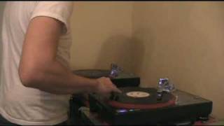 Video thumbnail for SonSeelye scratching on the gemini tt04 turntables (just for fun) by SonSeelye