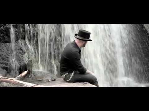 Kalle Kaaja & Kulkukoirat - Viimeinen ilta päällä maan (Virallinen musiikkivideo)