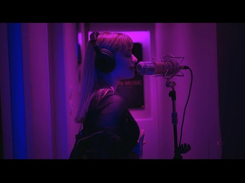 Πέγκυ Ζήνα - Είμαι εδώ | Vemily's Cover