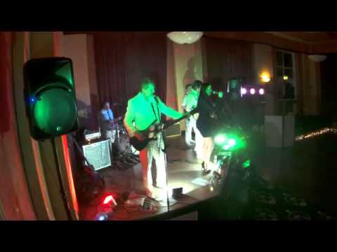 Dance Floor Deluxe Warwickshire & Worcestershire Wedding and Party Band