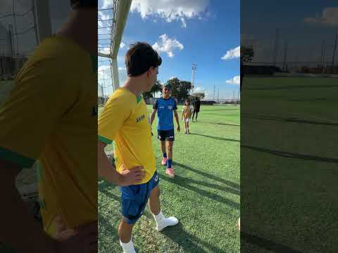 DESAFIO DOS TOQUES NO MINI GOL! ⚡ #shorts