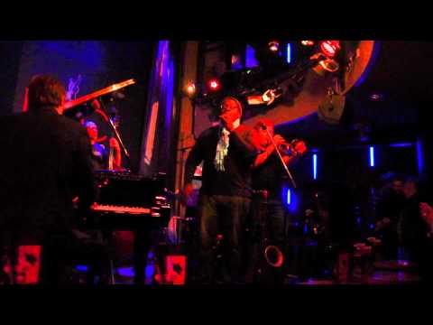 CHRISTMAS WITH MARVIN PARKS AT THE DUC DES LOMBARD SHORT