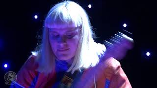 Alice Ivy Live On The Cafe