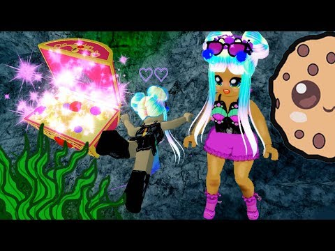 I Found Secret Treasure Box New Divinia Park Royale High Online Game Update - roblox royale high has a big bullying problem