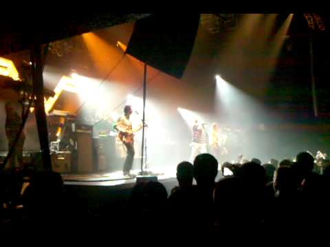 Weezer - Falling For You (Live Memories Tour)