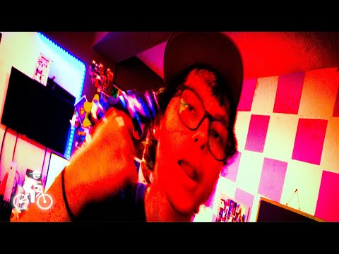 CLOUDBOI - WAKE AND BAKE Ft. @yungmxs, @YUNGLiAN, @CrazypointRD, @bxbyleex_