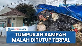 Bukannya Diangkut, Sampah Menggunung Malah Ditutup Terpal di Kolong Flyover Ciputat Tangsel