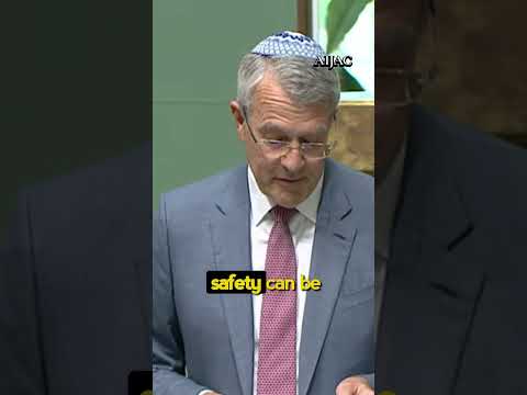 Mark Dreyfus KC recites the Mourner’s Kaddish in Parliament in memory of the Bondi terror victims