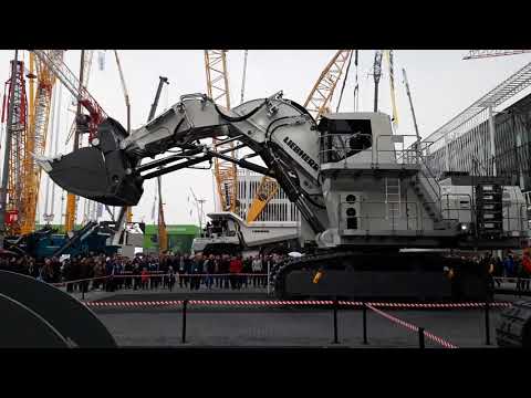 Excavatorul minier cu cupa dreapta Liebherr R 9200 E (Bauma Munchen 2019)